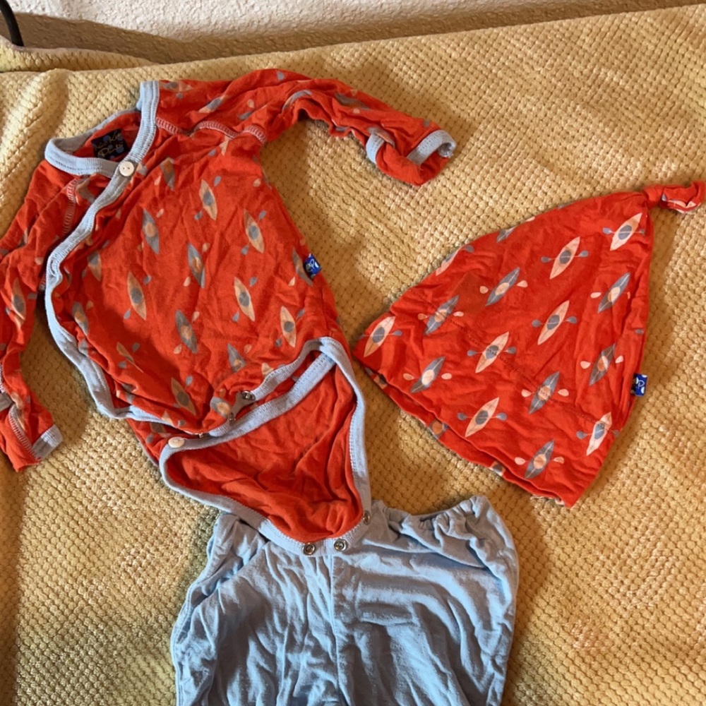 Canoe kickee pants set